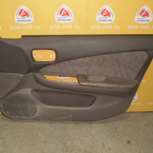 Обшивка двери Nissan Sunny B15 перед, прав
