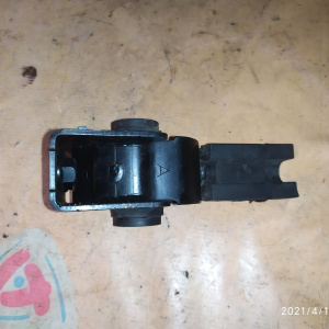 Подушка двигателя Toyota 3ZR Noah/Voxy ZRR70/75 перед F