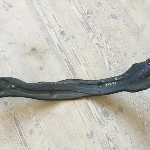 Защита горловины бензобака Toyota Voxy ZZR70 зад, лев 77277-28070