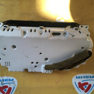 Панель приборов TOYOTA Harrier GSU30 дефект стекла 83800-48701