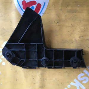 Крепление бампера Toyota Noah ZRR75 перед, лев 52116-28160