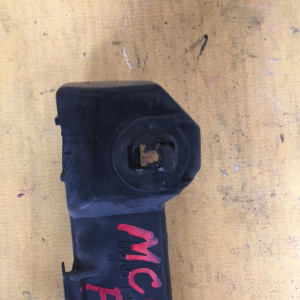 Крепление бампера Toyota Harrier GSU35 дефект крепления перед, прав 52145-48010