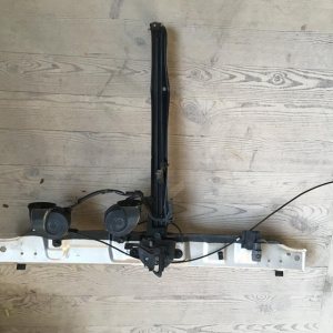 Планка телевизора Toyota Voxy ZZR75 F верхняя планка+замок