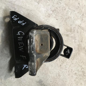 Подушка двигателя Mazda FP/FS Capella GF8P/GWEW перед, прав