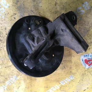Ступица Toyota SV40/CV40/SV30/CV30 Camry/Vista зад, лев 2WD ABS.Барабаные тормоза. Голая без барабана и колодок. 42305-32060.47044-32010.47044-20130.42450-