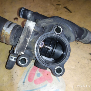 Корпус термостата Mazda/Ford N8U4A / YF0915176A + YF0915172A Tribute#Escape/Maverick EPEW YF крышка + корпус