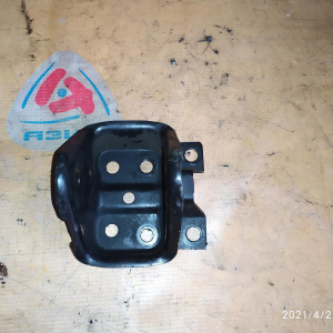 Крепление подушки ДВС Mazda B5 Demio DW5W '1996- 2WD a/t перед, 4 ступ. трос. F