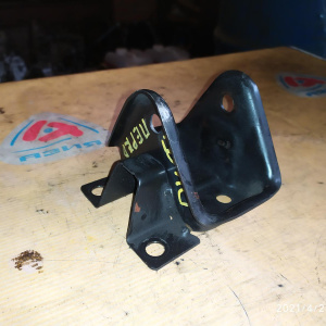 Крепление подушки ДВС Mazda B5 Demio DW5W '1996- 2WD a/t перед, 4 ступ. трос. F