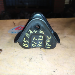 Крепление подушки ДВС Mazda B5 Demio DW5W '1996- 2WD a/t перед, 4 ступ. трос. F