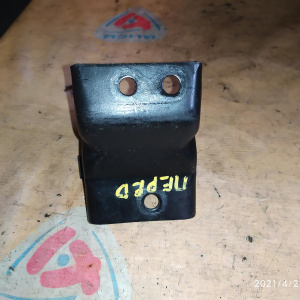 Крепление подушки ДВС Mazda FP/FS Capella GW8W/GF8P '1999- 2WD a/t перед. ( акпп 1 поддон ) F