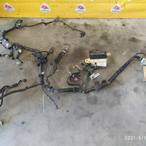Коса ДВС Toyota 1NZ-FE Platz NCP12 2WD a/t + компьютер 89661-52610 мех. заслонка ( акпп 9 конт. ) разъём компьютера в 2 ряда 82121-52040/-52041