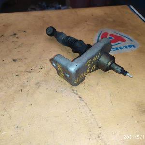 Кронштейн крепления троса Toyota 1NZ Platz NCP12 2WD a/t на акпп U340E