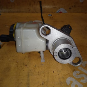 Главный тормозной цилиндр Volkswagen Tiguan 5N1/5N2 Правый руль, с датчиком 3C2614019E