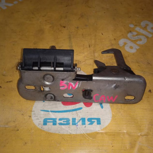 Крючок капота Volkswagen Tiguan 5N1 1K0823480