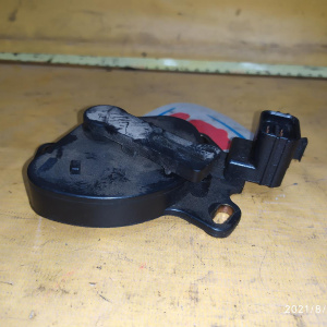Селектор акпп Nissan Serena C24/N30/P12 QR20/SR20 CVT