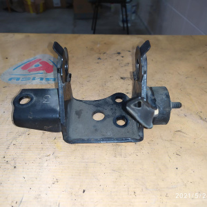 Крепление подушки ДВС Toyota 1AZ-FSE Allion/Premio AZT240 2WD CVT перед, лев 3