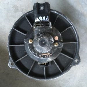 Моторчик печки Mitsubishi PD8W Delica передн.(дефект крыльч.)