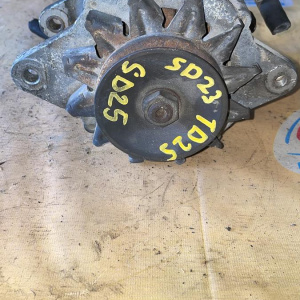 Генератор NISSAN TD25 SD25 SD23 12V вак. сзади 2310016A00