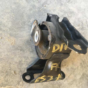 Подушка двигателя Honda D17A ES3 перед, прав