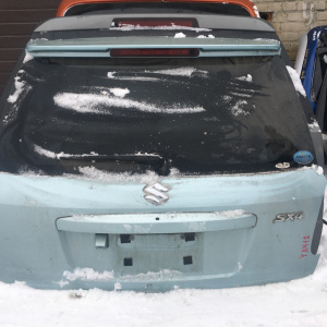 Дверь задняя SUZUKI SX4 YA41S '2006-2012 спойлер + камера