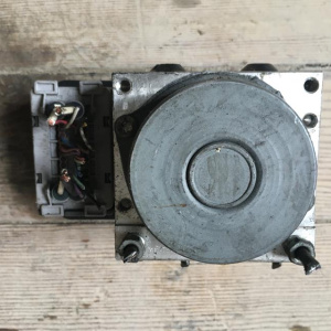Блок ABS Toyota ZRR75 Voxy 4WD 44510-28190