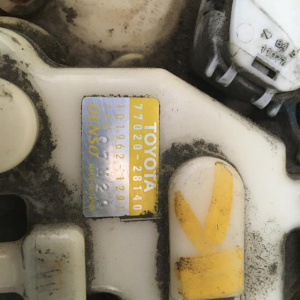 Бензонасос Toyota Estima AHR20 77020-28140