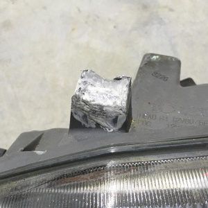 Фара TOYOTA 26-80 лев Hiace Regius KCH10W дефект крепления