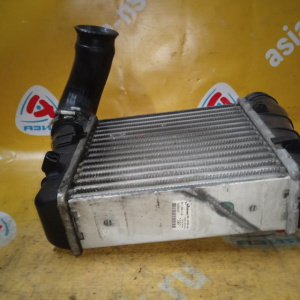 Интеркулер Audi B7/8EC/8ED A4 BGB '2004-2008 L 2.0 TFSI левый с датчиком 038906051D 8E0145805AA