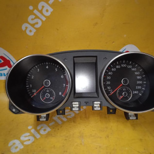 Панель приборов Volkswagen Golf 6 5K1 CAXA 240 km/h DSG-7 5K0920860D