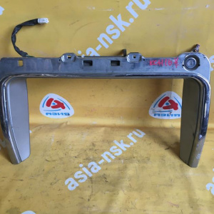 Накладка под номер Toyota Granvia KCH16 75435-26020