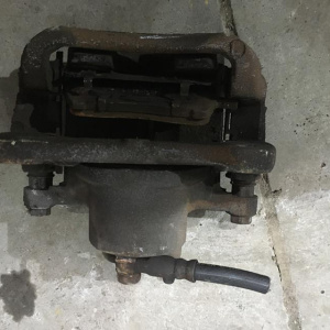 Суппорт Toyota NCP20/NCP21/NCP25/NCP30/NCP31/NCP34/NCP35/NCP58/NCP59/NCP60/NCP61/NCP65 Funcargo/ist перед, лев 47750-52020