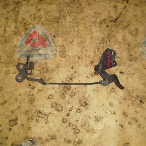 Замок капота Toyota RAV4 SXA10 (защелка)