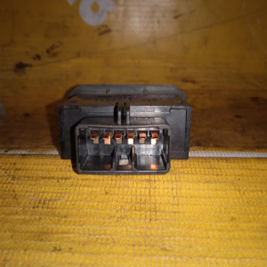 Кнопка открывания багажника Kia 93550-3E000 Sorento BL/FY/JC '2002-2009