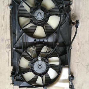 Радиатор охлаждения Toyota ZRR75 Voxy 3ZR a/t 3708