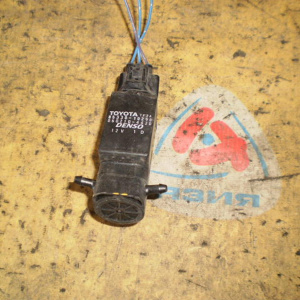 Мотор омывателя Toyota SV50/SXV20/SXN10/NZE120 (2 выхода) 85330-10290