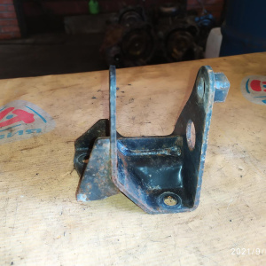 Крепление подушки ДВС Toyota 2ZR Premio ZRT265 4WD CVT K311F зад. R