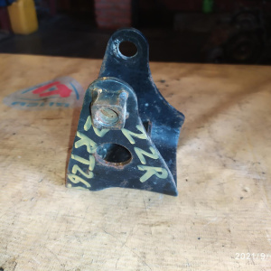 Крепление подушки ДВС Toyota 2ZR Premio ZRT265 4WD CVT K311F зад. R
