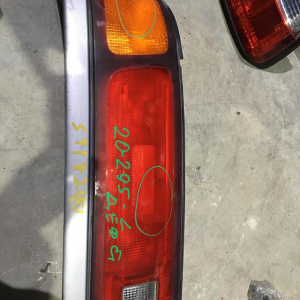 Стоп Toyota 20-295 L Corona Exiv ST180 дефект стекла