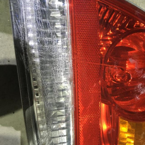 Стоп Toyota 52-071 R Platz NCP12 дефект стекла