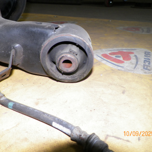 Балка TOYOTA ZVW30 Prius ABS DISK без дисков и суппортов R 5/100