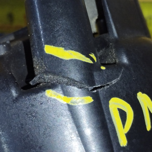 Трамблер Nissan SR20 Serena C24/M12 8 конт. ДЕФЕКТ КРЫШКИ 22100-WF010