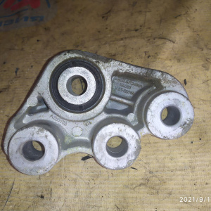 Подушка двигателя Mazda S5 Mazda2 2WD a/t зад. переходная часть на акпп R DA6T-39010