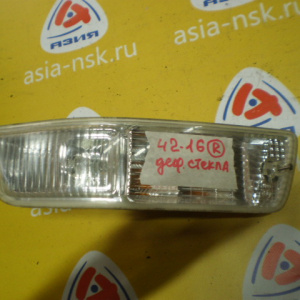 Повторитель в бампер TOYOTA 42-16 прав RAV4 SXA10 '1997 дефект стекла