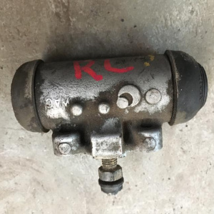 Тормозной цилиндр Toyota NZE140 зад, лев