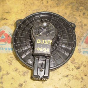 Моторчик печки Mazda DJ3FS Demio 872700-0691