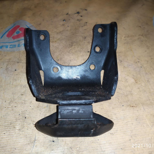 Подушка двигателя Suzuki K6A-DET Jimny JB23W a/t зад. R