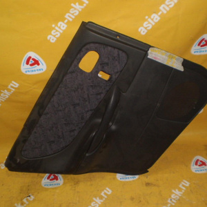 Обшивка двери Mazda Capella GWEW Wagon зад, лев