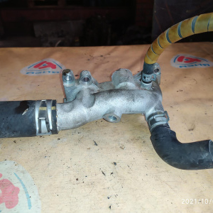Тройник Toyota 16331-31140 Harrier/Highlander GSU35/GSU40 2GR-FE L F соединение гбц с выходом на радиаторы: печки и охлаждения двс