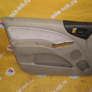 Обшивка двери Mitsubishi Colt Z25A перед, лев
