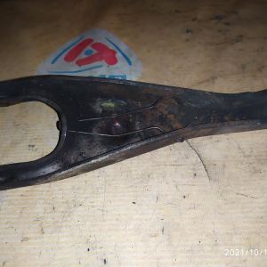 Вилка сцепления Toyota 31204-20071 Hiace LH178 2L/3L/5L 4WD задний привод m/t